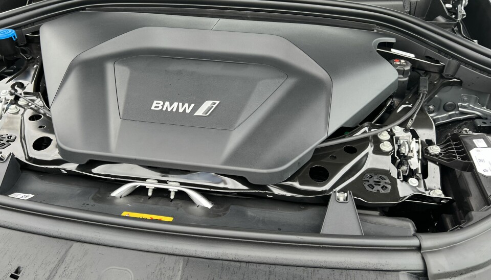 NYE TIDER: Med en batterielektrisk motor under panseret forsvinner noe av sjarmen med en BMW. Men nye kvaliteter oppstår.