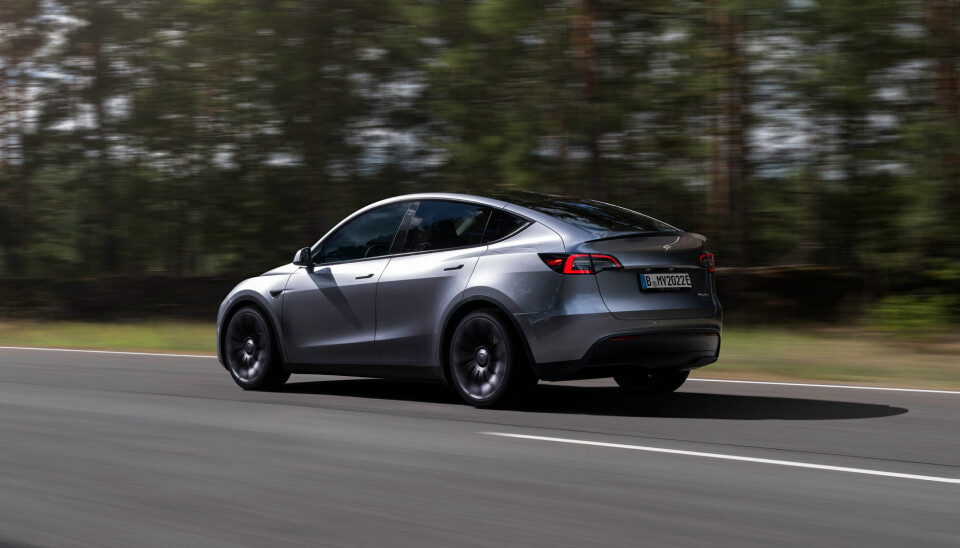 NYSMINKET: Tesla Model Y får nå to nye farger – blant annet denne sølvfargede.