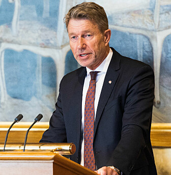 BAK INITIATIVET: Olje- og energiminister Terje Aasland (Ap).