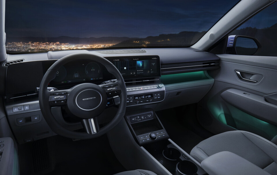 PÅ VEI TILBAKE? Nye Hyundai Kona har flere knapper enn mange andre, moderne biler.