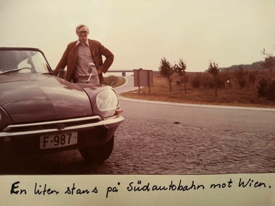 NÅ OG DA: På øverste bilde poserer Arne-Otto Eng med kone og sønn foran favoritten Citroën CX Prestige. Bildet under viser Arne-Ottos far Terje Eng med Citroënen han lånte av sin mor, den tidligere Citroën-forhandleren i Drammen.
