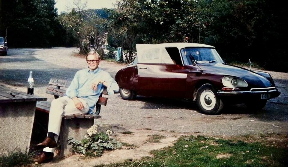 CITROËN OG COLA: Arne-Otto Engs far, Terje (bildet), lånte en feiende flott Citroën av sin mor, som sammen med sin mann hadde virket som Citroën-forhandler i Drammen siden 1957.