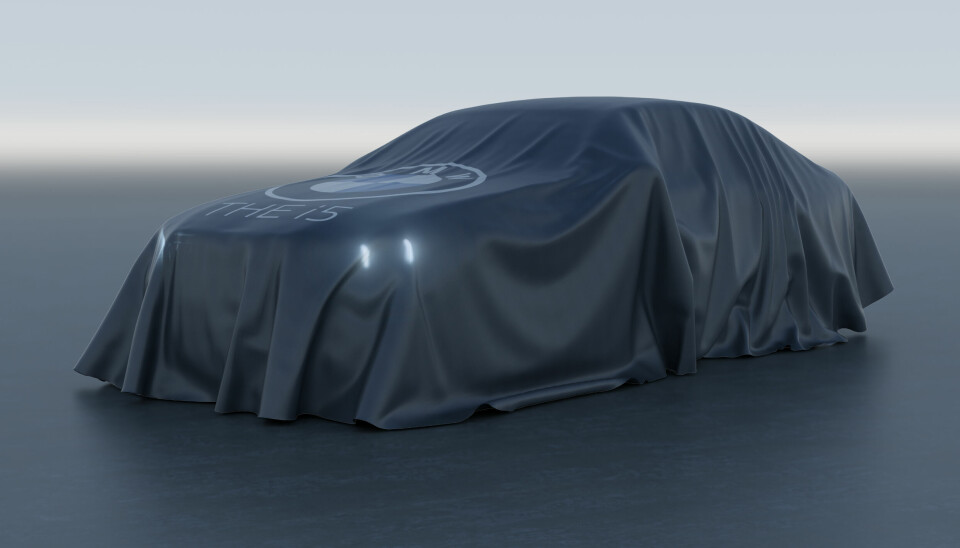 NY SERIE: Under denne presenningen finner vi nye BMW 5-serie.