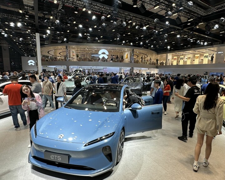 EKSTREM INTERESSE: NIO er et av de mest profilerte selskapene blant de 300 elbilprodusentene i Kina og har en av de best besøkte paviljongene på Shanghai-utstillingen.
