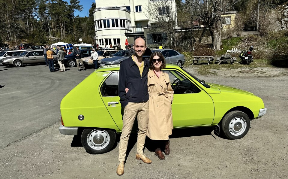 LIMEGRØNN VÅR: André Verheugen og Ingrid Marie Hvidsten kjører en av de snodigste snodige Citroënene gjennom tidene – Visa, lansert i 1978, med utgangspunkt i Peugeot 104.
