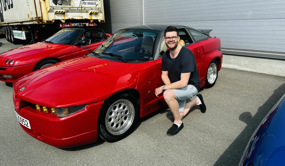 RØD DAG: Daniel Skulstadberg bruker helligdagen på å hylle italiensk bilkultur og stiller med Alfa Romeo SZ Zagato.