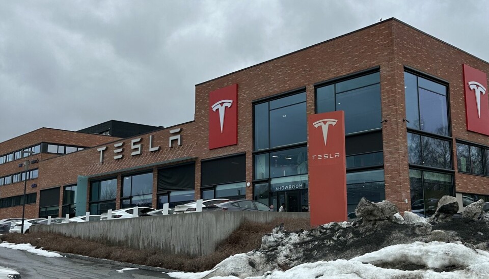 UTEN KASKOFORSIKRING: Tesla Norge har kun ansvarsforsikring, ikke kaskoforsikring, på bilene de låner ut til kundene sine.