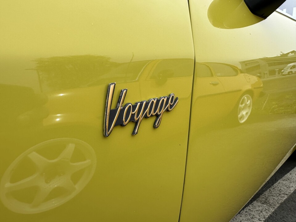 NAVNEDAG: Fargene og modellnavnene er iøyenfallende når Opel produserer biler som skal synes.