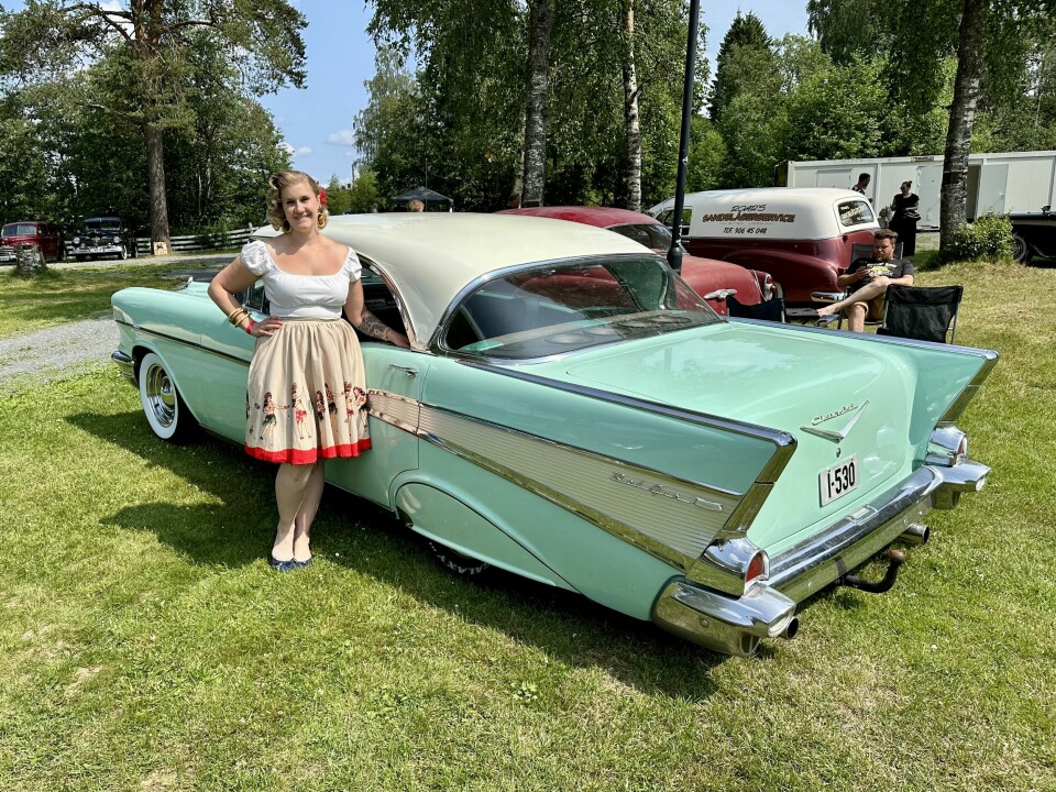 VINKELSLIPER: Maren Kristine Madsen fra Østfold mener Chevrolet av 1957-årgang er interessant fra alle vinkler, så lenge den har rett fargekombinasjon og heter Bel Air.
