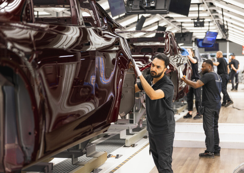ETTERSPURT: Tesla klarer knapt å produsere Model Y-biler nok ved fabrikken i Brandenburg.