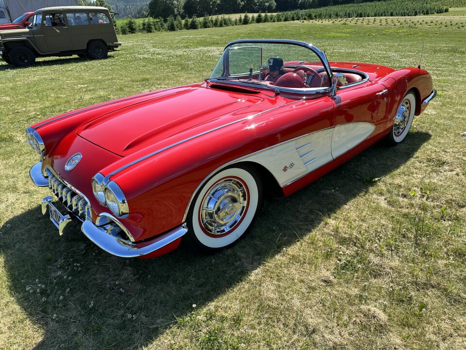 BRUKSKUNST: Corvette-designer Harvey Earl regnes av mange som en av de stødigste formgiverne innen amerikansk bilkunst.