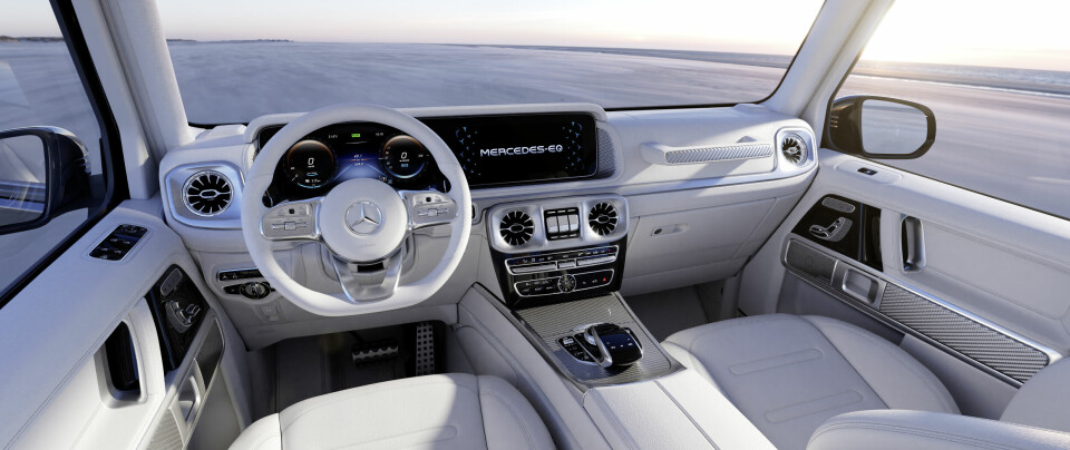 RØFT INDRE: Førermiljøet i konseptversjonen har et røffere design enn de fleste andre nye elbilene fra Mercedes.