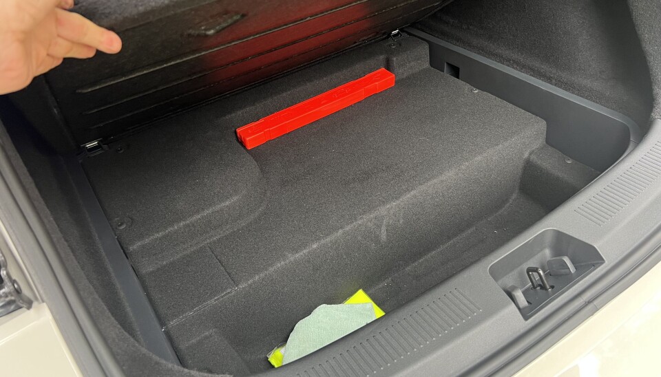 Hidden: The small compartment under the luggage compartment floor is included with a capacity of 362 litres.  There is also a 15-litre boot up front.