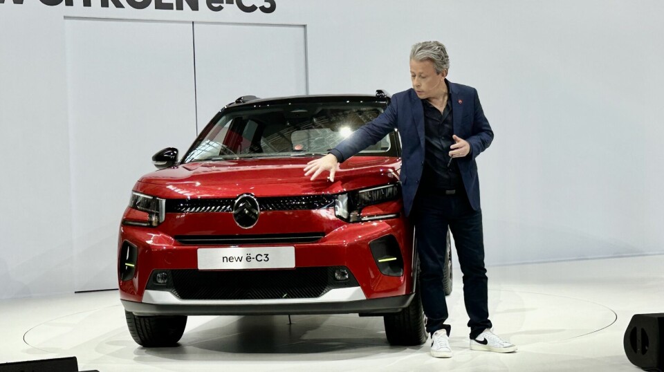 SLIK! Pierre Leclercq, Citroëns sjefdesigner, tegner og forklarer.