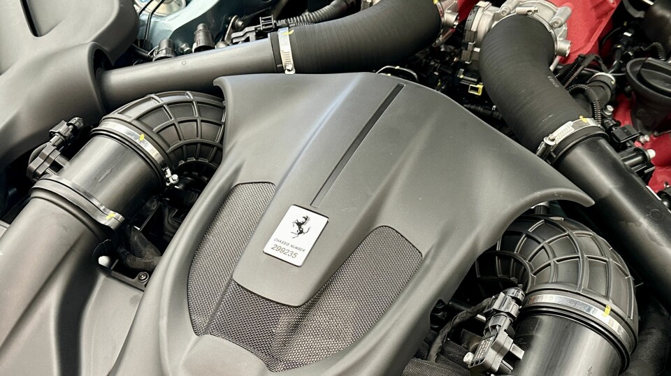 LYKKETALL: Ferrari-modellene er nummerert, nå nærmer det seg bil nummer 300.000.
