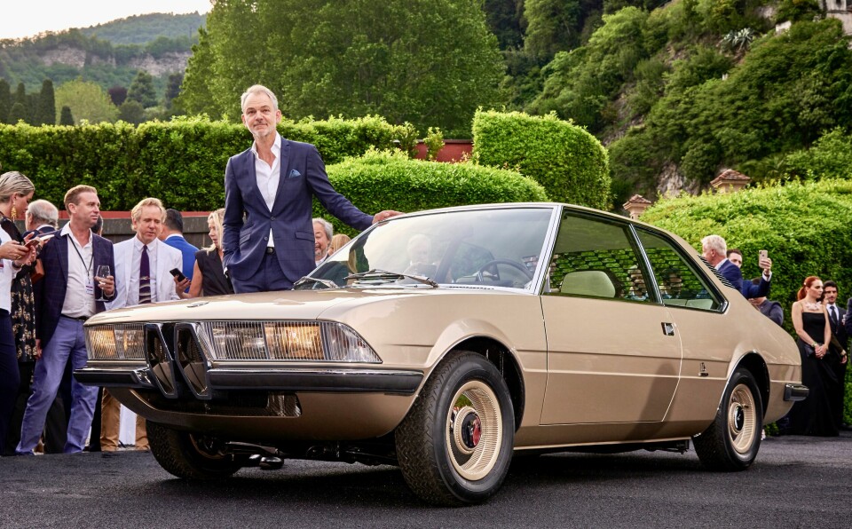 STOLT SOM EN HANE: BMWs designhøvding Adrian van Hooydonk henter fram BMW/Bertone-konseptet fra 1970 for å bane vei for ny, fresk design.