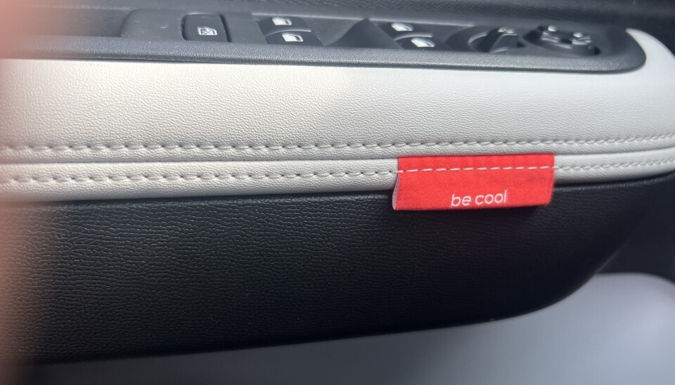 <span data-lab-font_weight="font-weight-bold" class="font-weight-bold m-font-weight-bold">KUL, VEL:</span> Dette er ikke bilen du kjøper fordi du er spesielt interessert i biler eller design. Du vil ha et rimelig framkomstmiddel med moderne teknologi.