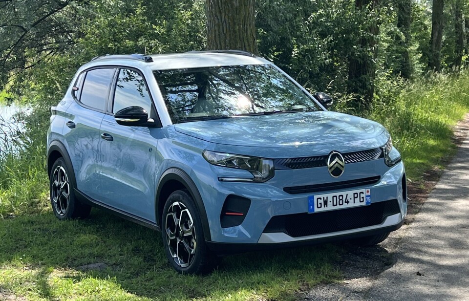 <span data-lab-font_weight="font-weight-bold" class="font-weight-bold m-font-weight-bold">RIMELIG: </span>Citroën ë-C3 i den fine fargen du ikke betaler ekstra for.