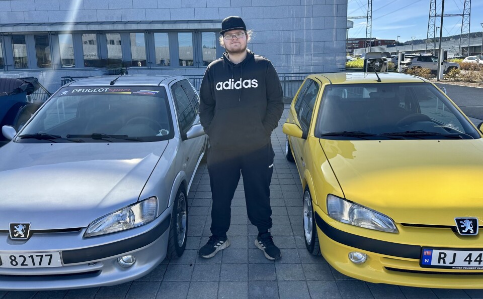GRÅ OG GROM: Ingar Dammen-Dahl utforsker kreftene som bor i knøttet Peugeot 106.