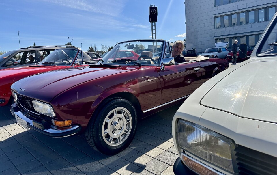 BALKONG I SOLEN: Morten Sverre Fari kjører sannsynligvis Peugeots mest ettertraktede modell. Salgspriser for pene eksemplarer av arten har nylig bikket halve millionen.