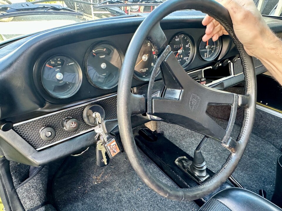 INTIMSFÆRE: Porsche 911 er kjent for enkel, likefram sportsinstrumentering.