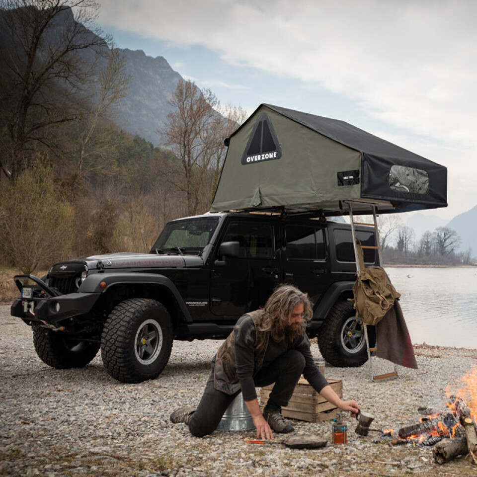 OVERTENT: «Roof tents» blir stadig mer populære blant villmarksentusiaster. Her en modell fra produsenten Overzone. Foto: OVERZONE