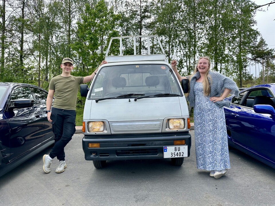 SUSHIBOKS: Japansk bil er gøy også når formatet er minimalt, mener Marius Granly og Henriette Knutsen.