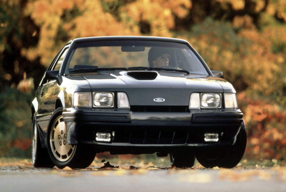 TØFF I TRYNET: Gjennom 1980-tallet gjorde Ford alt merket kunne for å forbedre Mustangs tynnslitte rykte. Her med sinnataggen Mustang SVO.
